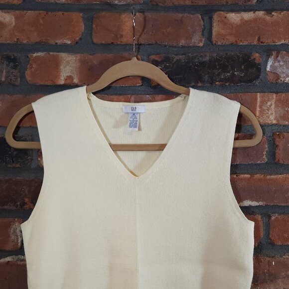 Vintage Y2K GAP Embroidered Floral Knit V-neck Tank Top Cottagecore Women's M - Picture 2 of 6